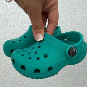 CROCS Kids Teal Green Classic Clog with Heel Strap